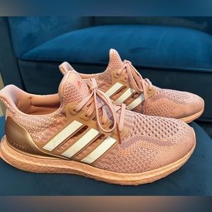 Adidas Ultra Boost, women’s. In used, very good condition.
